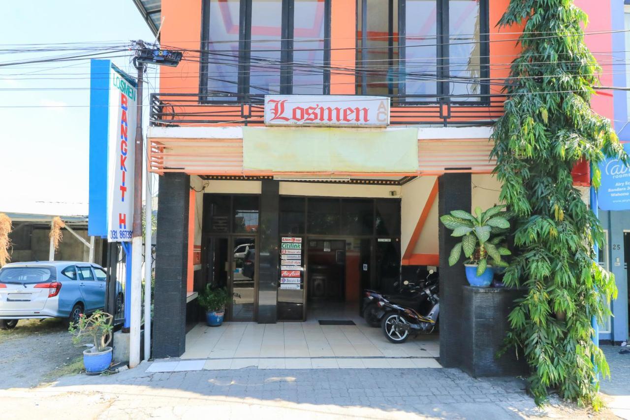 Losmen Bangkit Hidayah Hotel Sedati Exterior photo